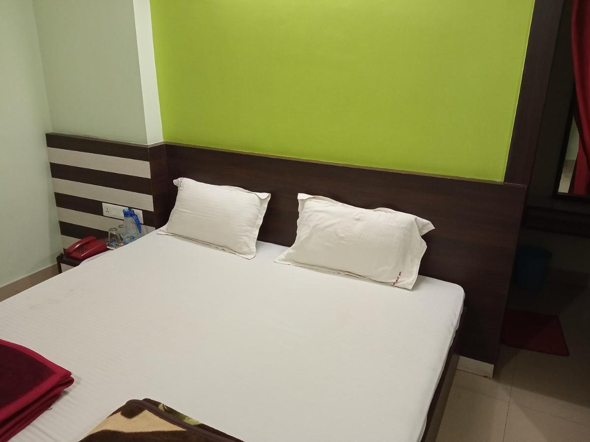 Hotel Viraat Inn Gaya Extérieur photo