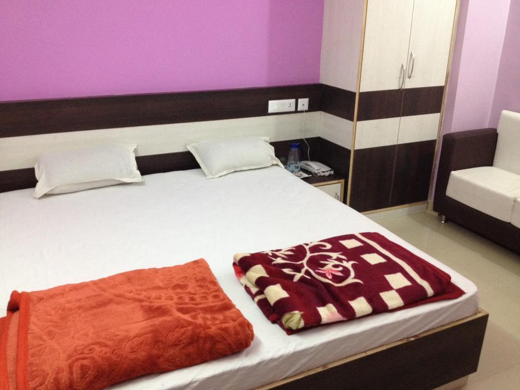 Hotel Viraat Inn Gaya Extérieur photo