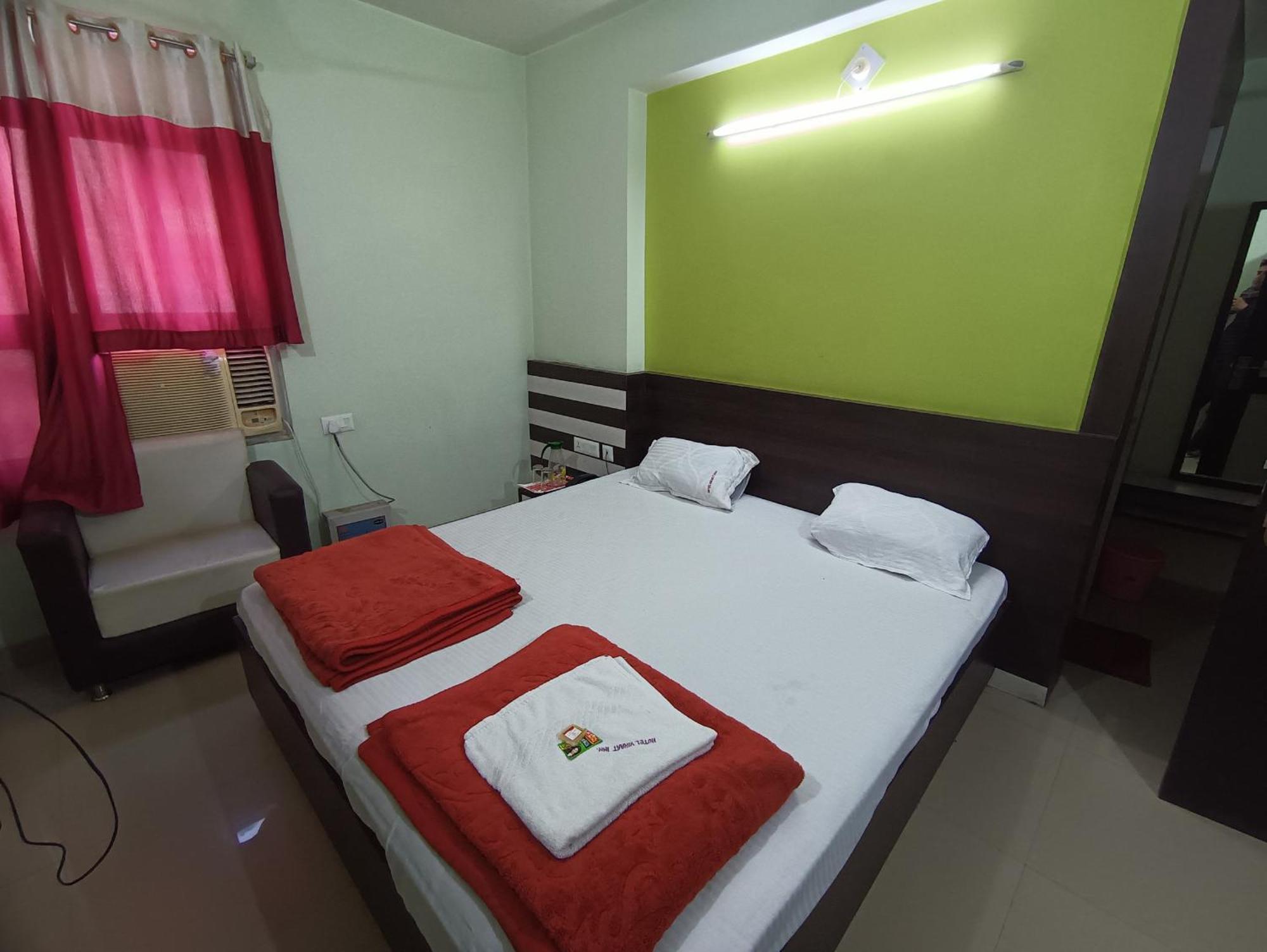 Hotel Viraat Inn Gaya Extérieur photo
