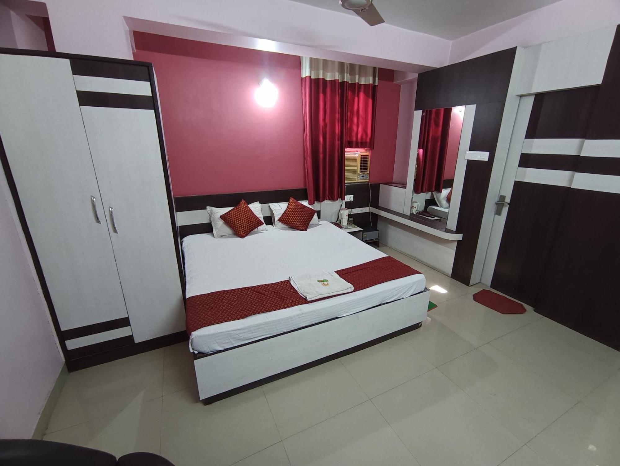Hotel Viraat Inn Gaya Extérieur photo