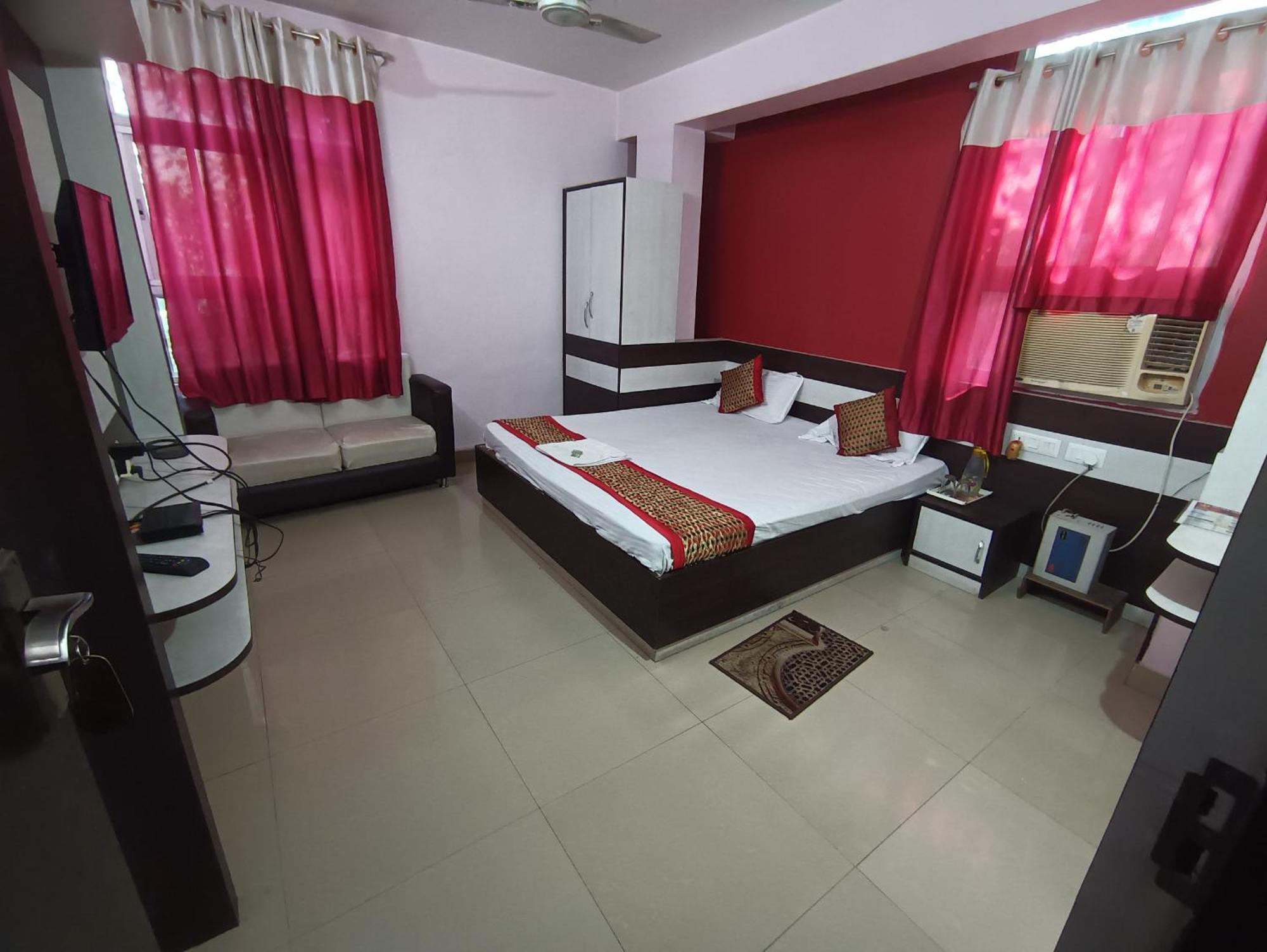 Hotel Viraat Inn Gaya Extérieur photo