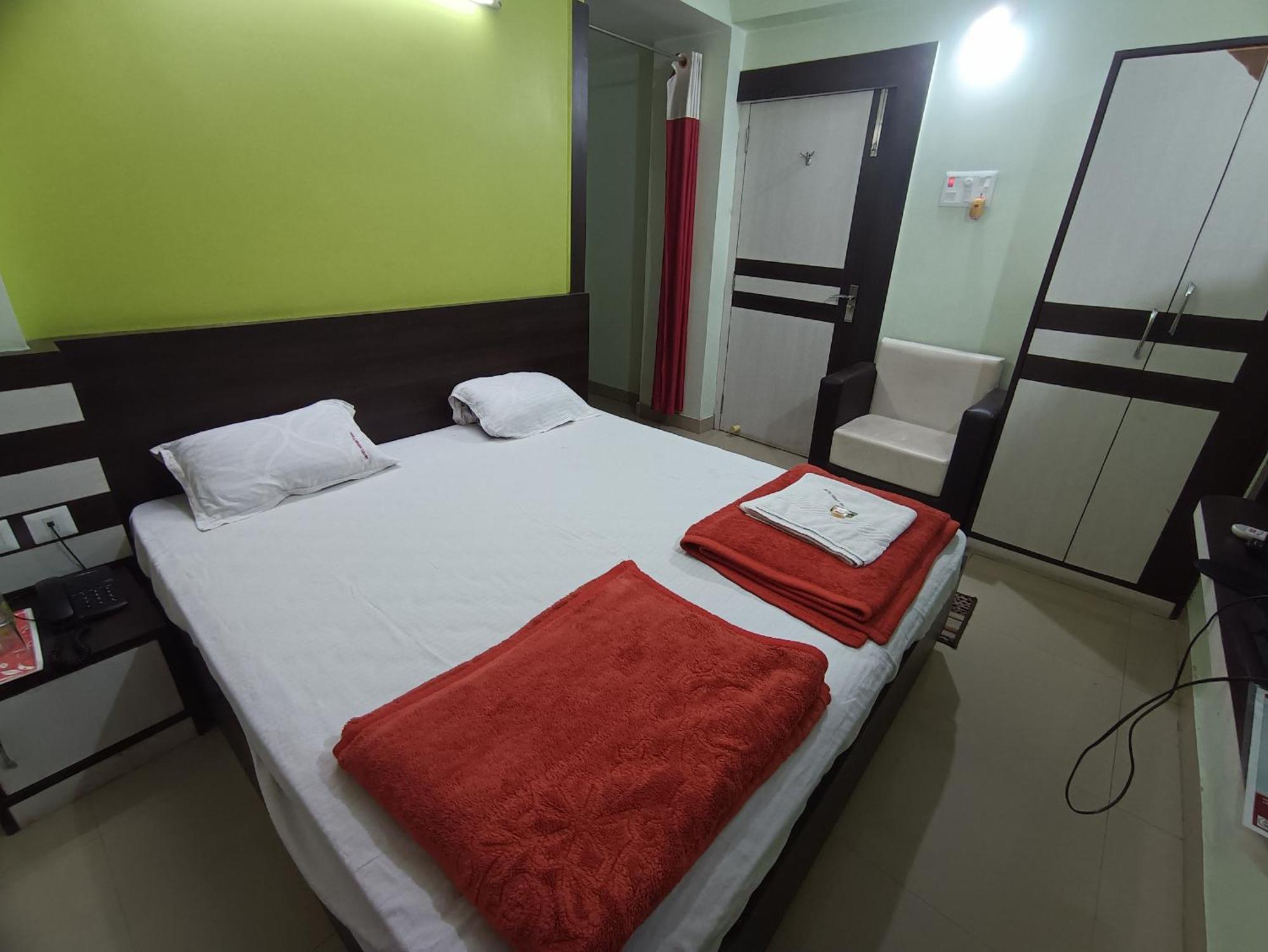 Hotel Viraat Inn Gaya Extérieur photo