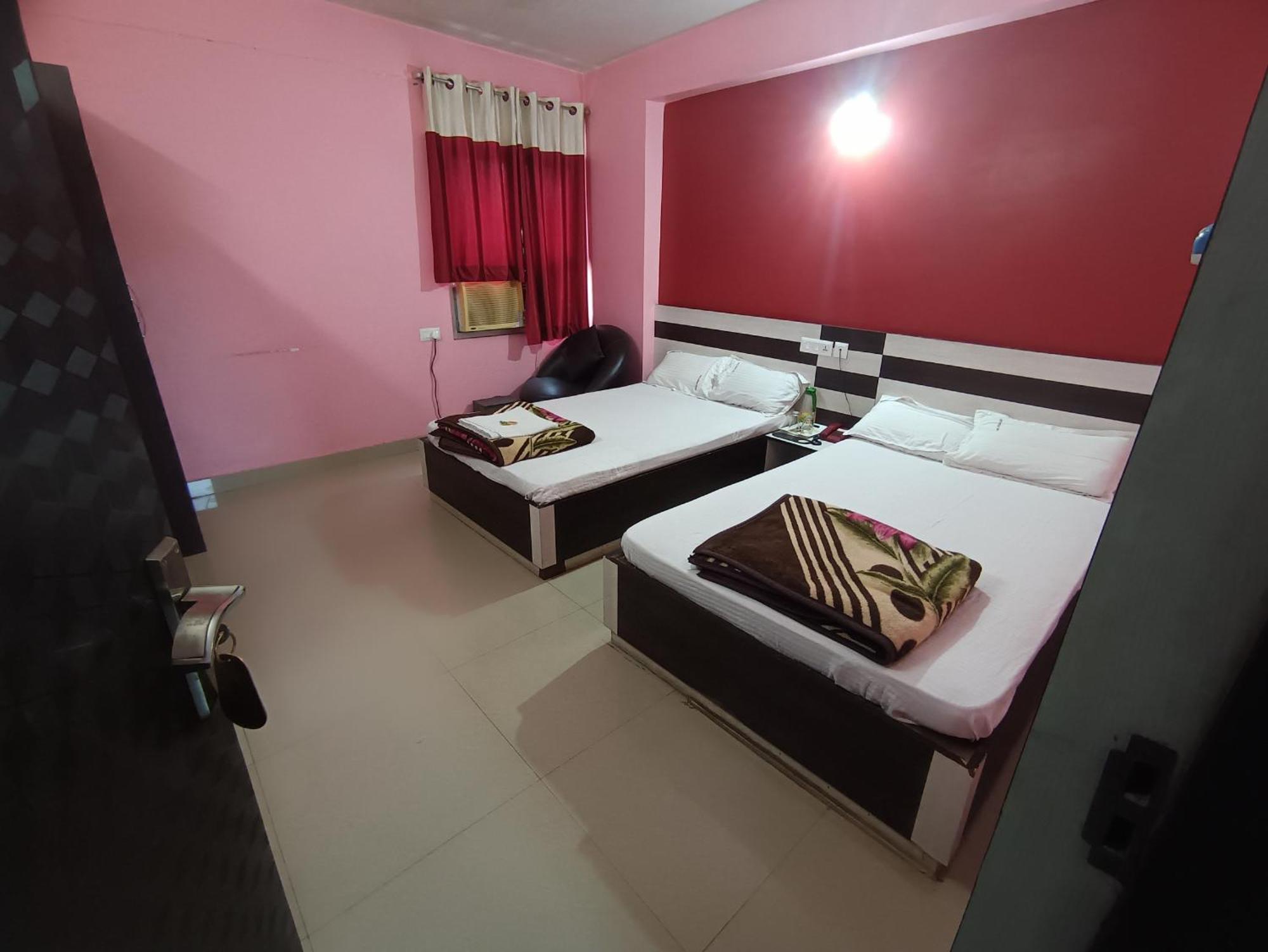 Hotel Viraat Inn Gaya Extérieur photo