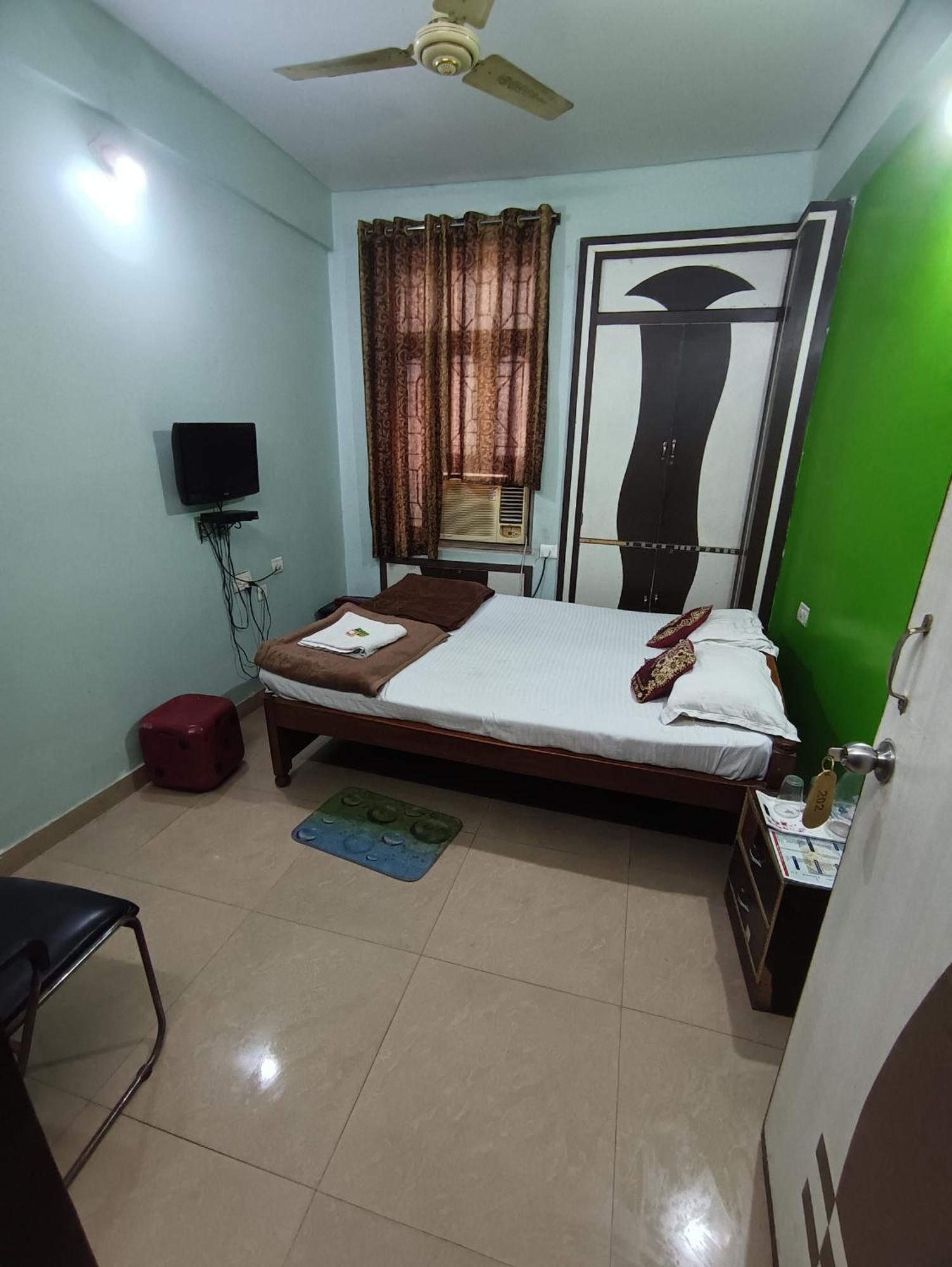 Hotel Viraat Inn Gaya Extérieur photo