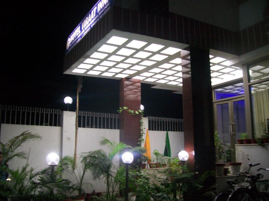 Hotel Viraat Inn Gaya Extérieur photo