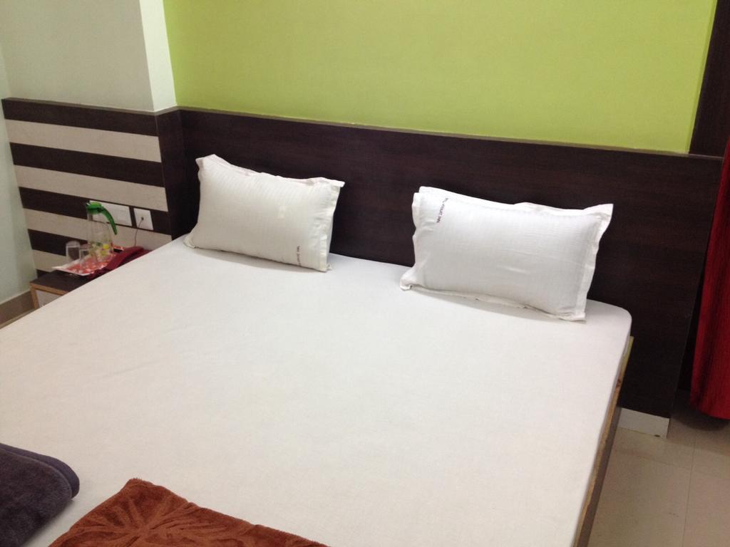 Hotel Viraat Inn Gaya Extérieur photo